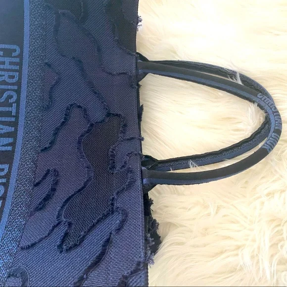 LIKE NEW💯CHRISTIAN DIOR Canvas Embroidered Camouflage Large Book Tote Blue - Picture 2 of 16